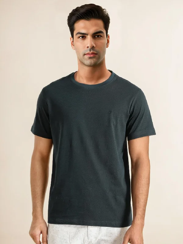 Men's Shirts with Asymmetrical HemlinesMen Printed Crew Neck T-Shirt