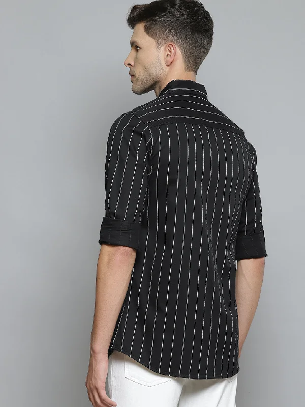 Men's V-Neck T-Shirts for a Flattering ShapeMen Black Smart Slim Fit Pinstripes Opaque Striped Casual Shirt Men's V-Neck T-Shirts for a Flattering ShapeMen Black Smart Slim Fit Pinstripes Opaque Striped Casual Shirt
