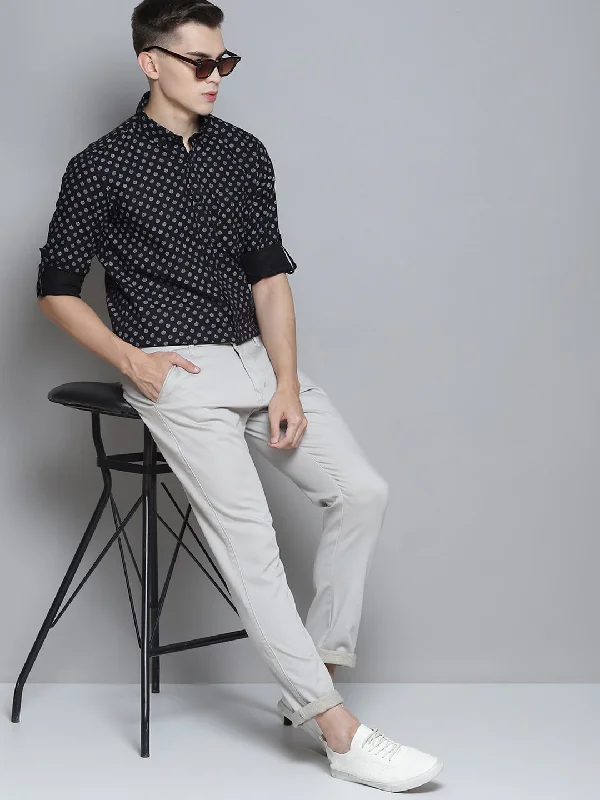 Men's Slim-Fit Shirts for a Flattering ShapeMen Black  White Pure Cotton Smart Slim Fit Opaque Printed Formal Shirt
