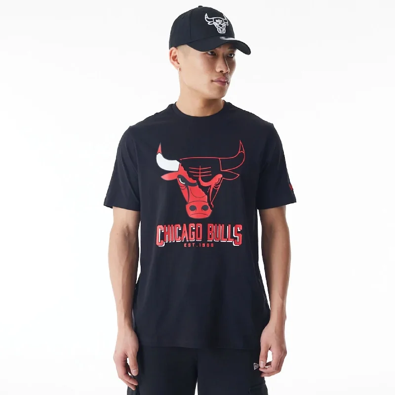 Men's Shirts with Rounded HemlinesChicago Bulls NBA Logo Graphic Black T-Shirt