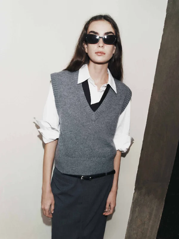 Ribbed Trim Knit Vest