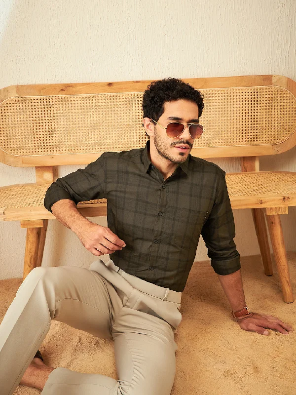 Men's Logo T-Shirts for Brand RepresentationDENNISON Brown Smart Checked Spread Collar Casual Shirt Men's Logo T-Shirts for Brand RepresentationDENNISON Brown Smart Checked Spread Collar Casual Shirt