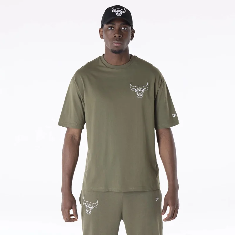 Men's Shirts with Embroidered DesignsChicago Bulls NBA League Essential Green Oversized T-Shirt