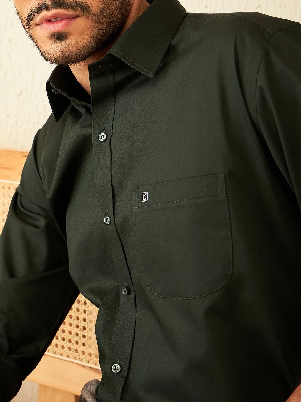 Men's Graphic Print T-Shirts for a Statement LookDENNISON Olive Green Smart Spread Collar Cotton Formal Shirt Men's Graphic Print T-Shirts for a Statement LookDENNISON Olive Green Smart Spread Collar Cotton Formal Shirt