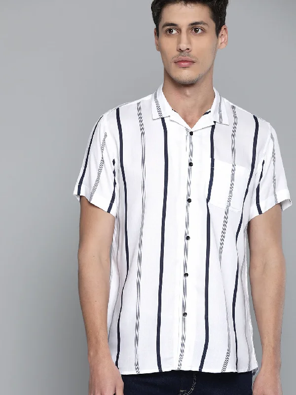 Men's Plaid Shirts for a Country CharmMen White Smart Slim Fit Vertical Stripes Opaque Casual Shirt with Chest Pocket Men's Plaid Shirts for a Country CharmMen White Smart Slim Fit Vertical Stripes Opaque Casual Shirt with Chest Pocket
