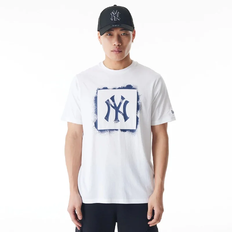 Men's Shirts with Zippered PocketsNew York Yankees MLB Spray Stamp Graphic White T-Shirt
