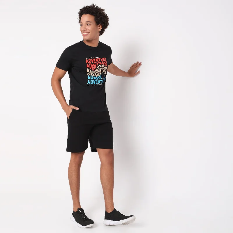 Men's Shirts with Raw-Edge HemlinesRegular Fit Graphic T-Shirt