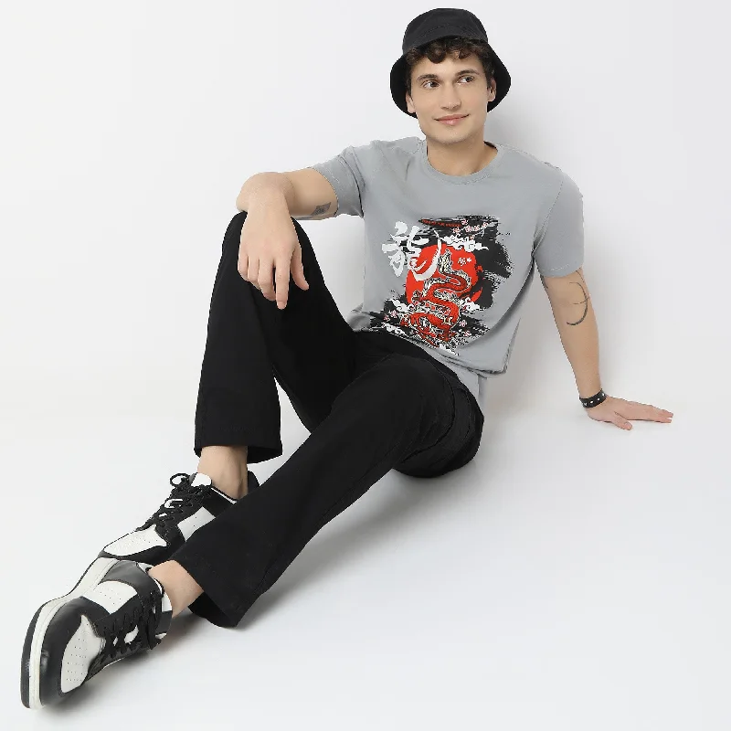 Men's Shirts with Surplice HemlinesRegular Fit Graphic T-Shirt