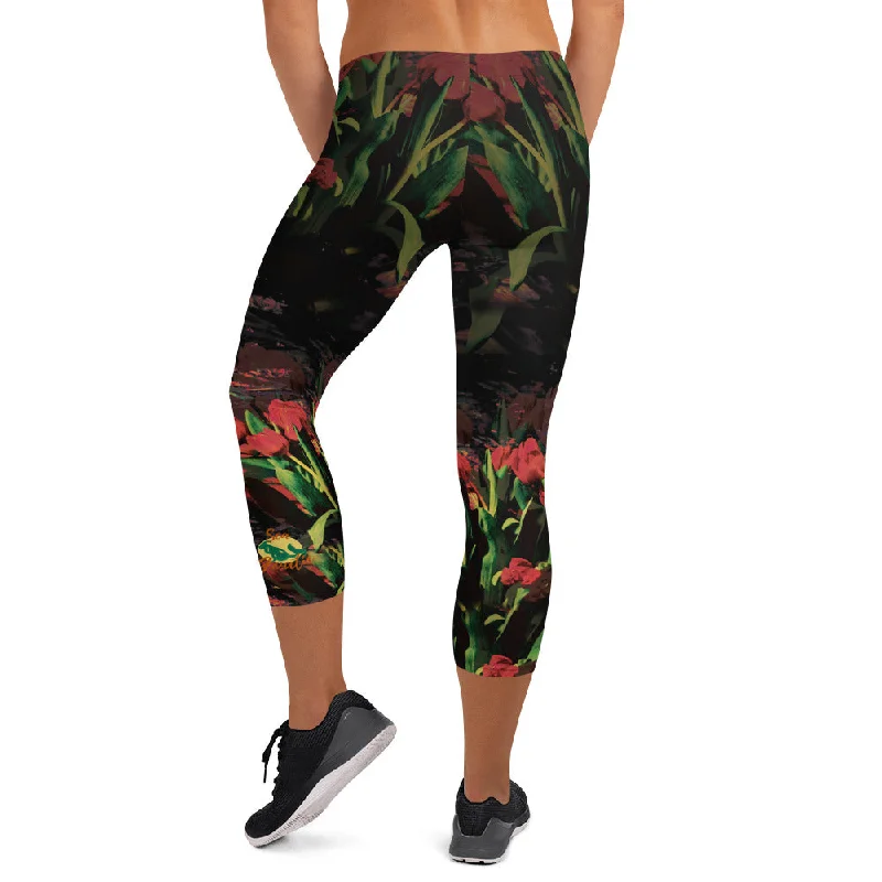 Red Impressions - Capri Leggings